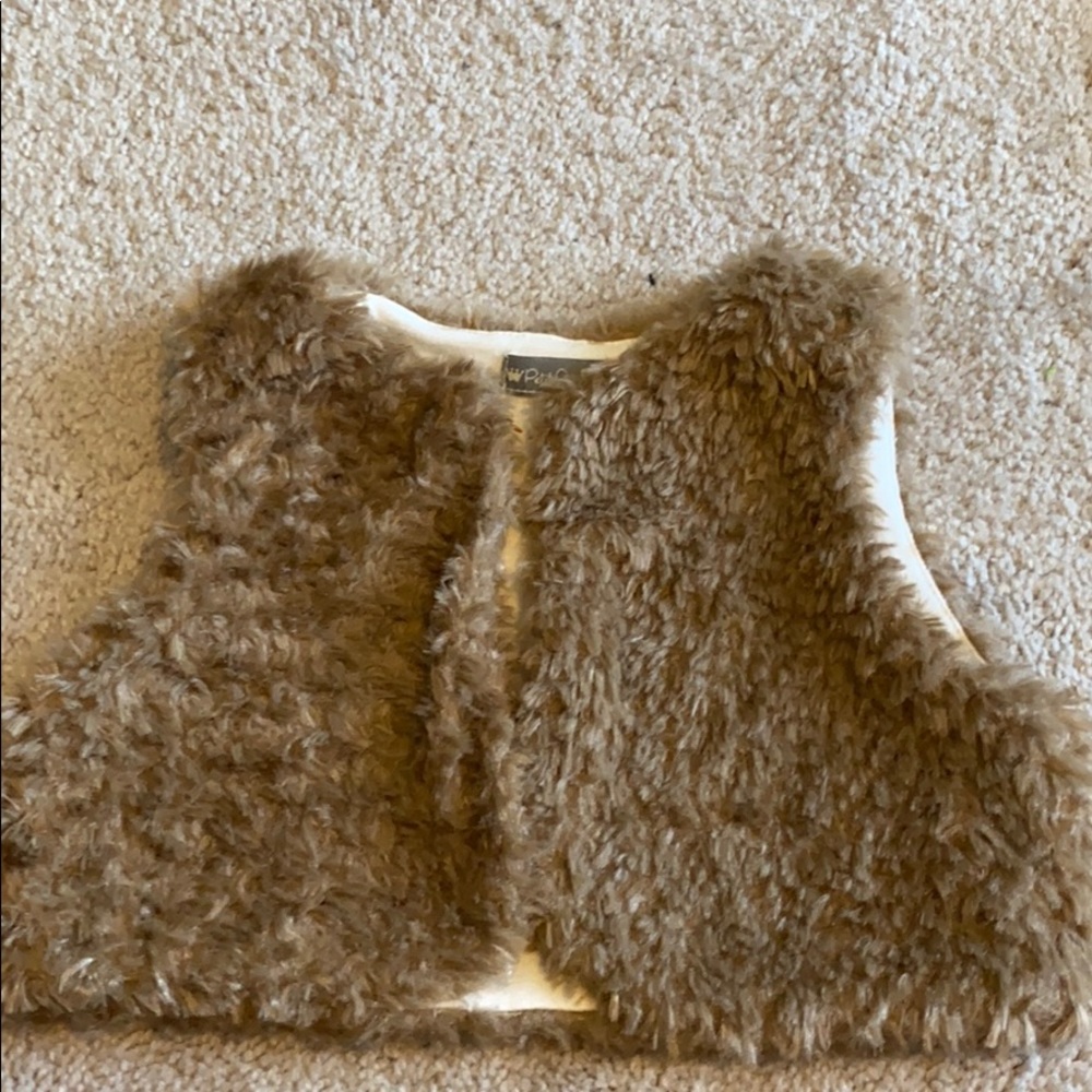 Vest - Picture 3 of 3